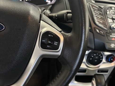 Used 2016 Ford Fiesta SE image 11