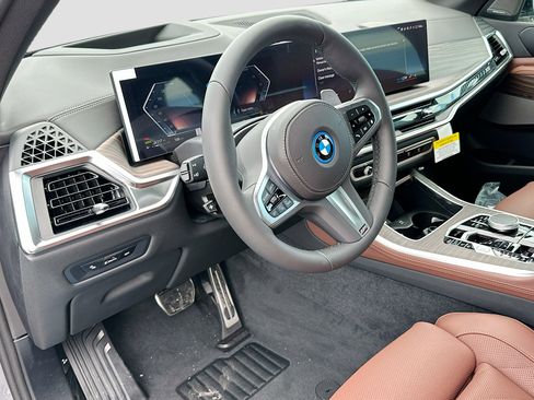 New 2026 BMW X5 xDrive50e w/ M Sport Package AWD/4WD image 7