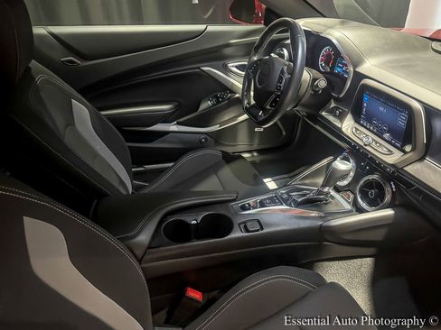 Used 2024 Chevrolet Camaro LT w/ Technology Package image 26