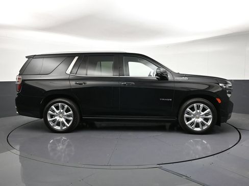 Used 2024 Chevrolet Tahoe High Country AWD/4WD image 6