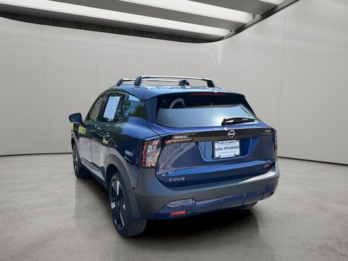 Used 2025 Nissan Kicks SR FWD image 3