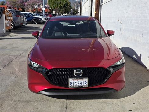 Used 2020 MAZDA MAZDA3 Premium image 2