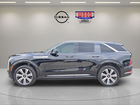Used 2025 Cadillac Escalade IQ Luxury 2 w/ LPO, Premium Carpet Package AWD/4WD image 5