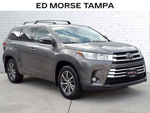 Used 2018 Toyota Highlander XLE image 5