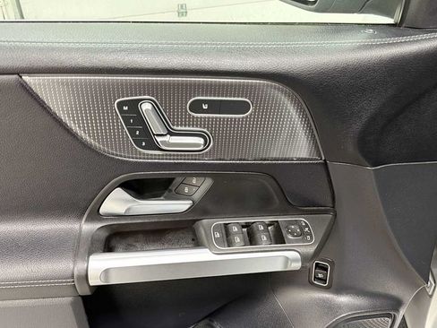 Used 2022 Mercedes-Benz GLB 250 4MATIC image 15