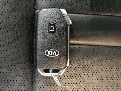 Used 2021 Kia Sorento S FWD image 32