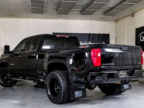 Used 2024 Chevrolet Silverado 3500 LTZ w/ LTZ Convenience Package image 11