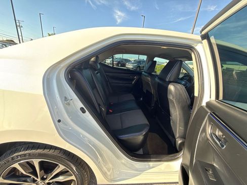Used 2018 Toyota Corolla SE FWD image 16