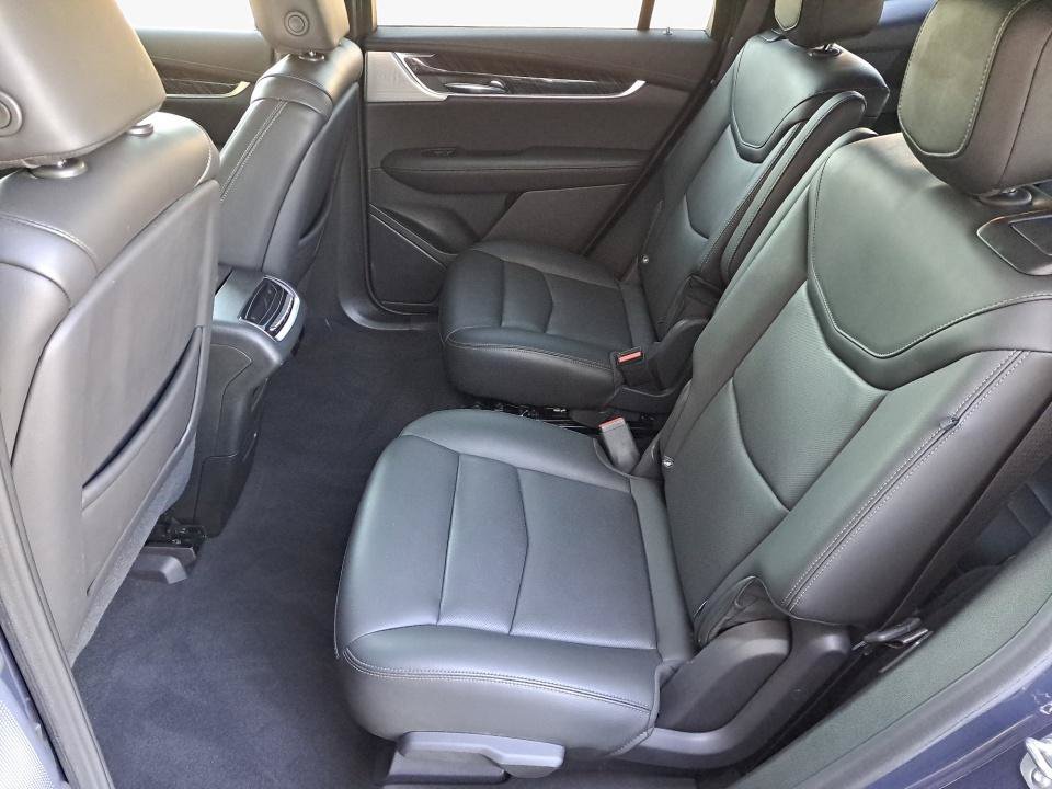 Used 2025 Cadillac XT6 Premium Luxury FWD image 12