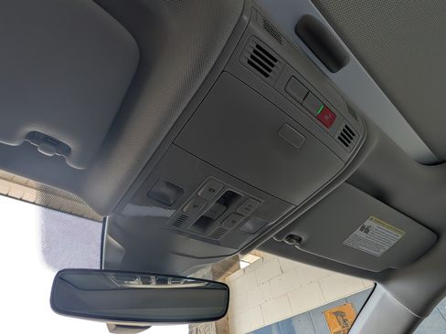 Used 2025 Volkswagen Jetta SE w/ Sunroof Package FWD image 30