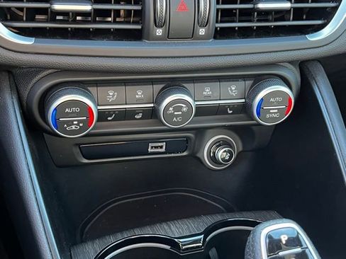 Used 2023 Alfa Romeo Giulia Ti image 27