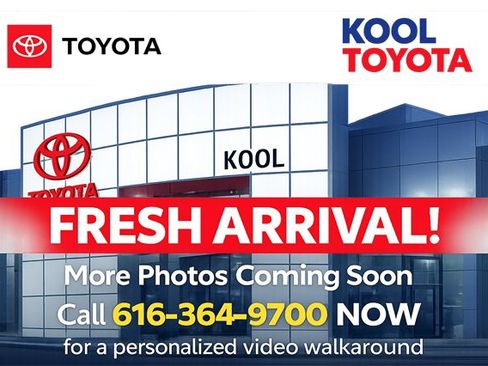 Certified 2025 Toyota Corolla SE w/ SE Package FWD image 1