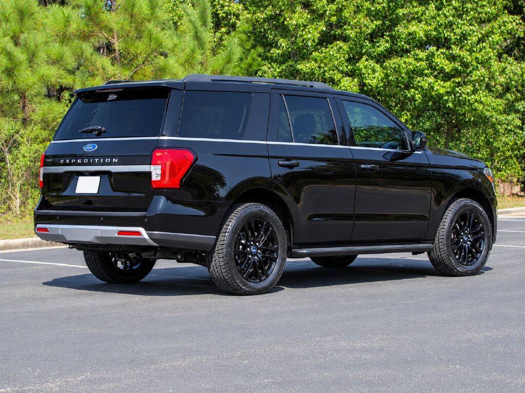 Used 2024 Ford Expedition XLT RWD image 6