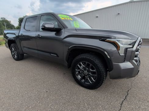 Used 2024 Toyota Tundra Platinum AWD/4WD image 9