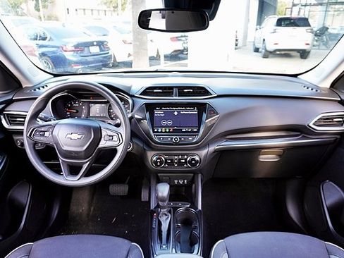 Used 2022 Chevrolet TrailBlazer LT w/ Convenience Package image 18