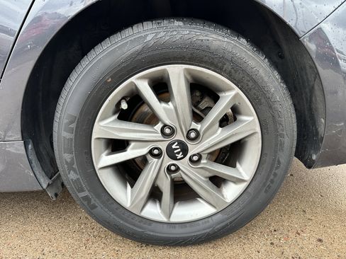 Used 2019 Kia Optima LX image 43