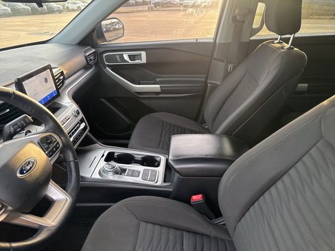 Used 2020 Ford Explorer XLT image 33