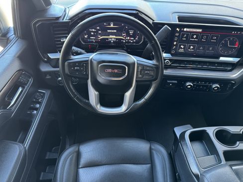 Certified 2025 GMC Sierra 1500 SLT AWD/4WD image 18