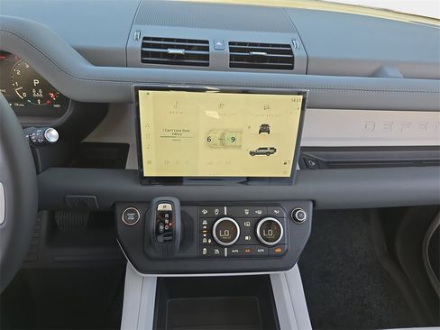 New 2025 Land Rover Defender 130 X-Dynamic SE image 21