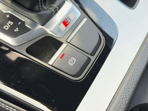 Used 2021 Audi SQ5 Premium Plus image 30