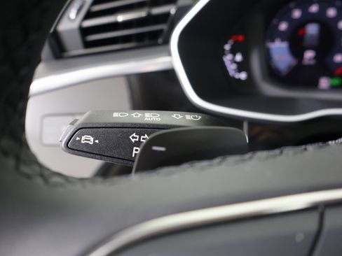 Used 2025 Audi Q3 2.0T Premium w/ Convenience Package image 30