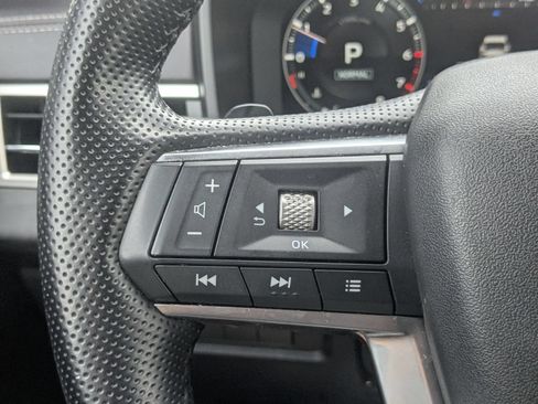 Used 2024 Mitsubishi Outlander SE Black Edition FWD image 17