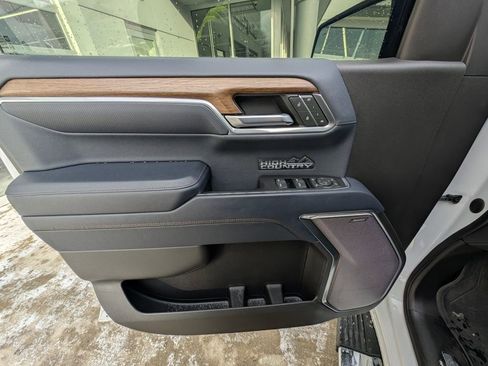 Used 2022 Chevrolet Silverado 1500 High Country w/ High Country Premium Package image 44