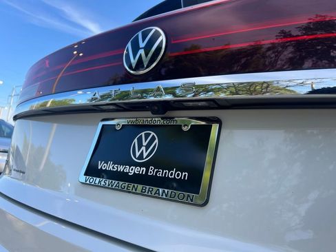 New 2026 Volkswagen Atlas Cross Sport SE FWD image 46