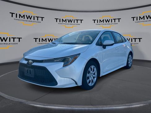 Used 2022 Toyota Corolla LE image 1