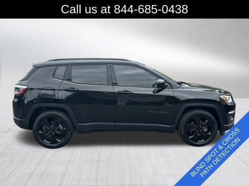Used 2019 Jeep Compass Latitude FWD image 4