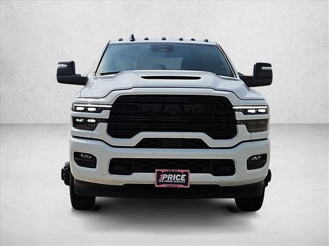 Used 2025 RAM 3500 Laramie AWD/4WD image 2