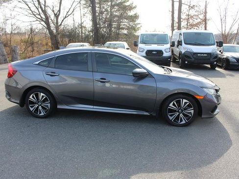 Used 2018 Honda Civic EX-T image 9