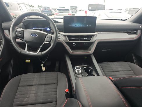 Used 2025 Ford Explorer ST-Line w/ ST-Line Street Pack AWD/4WD image 17