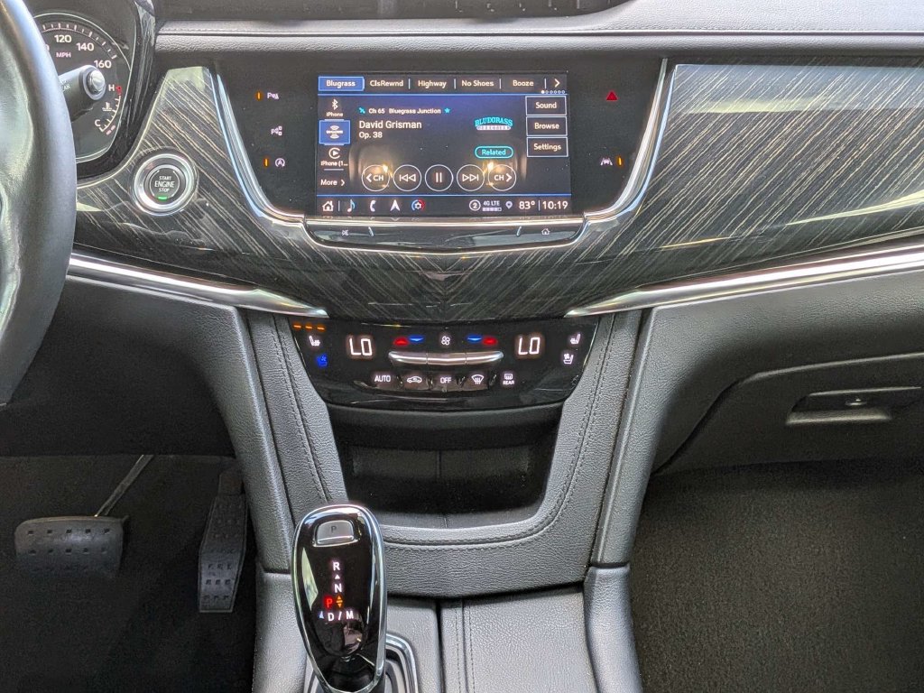 Used 2022 Cadillac XT6 Premium Luxury w/ Technology Package FWD image 23