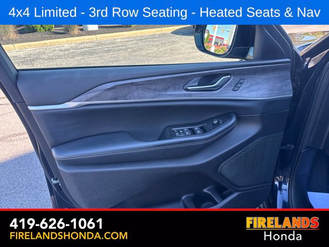 Used 2024 Jeep Grand Cherokee L Limited AWD/4WD image 11