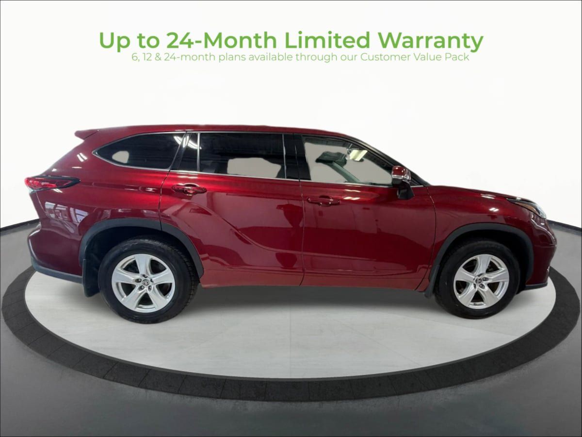 Used 2022 Toyota Highlander LE AWD/4WD image 8