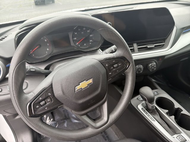 Certified 2026 Chevrolet Trax LS FWD image 18