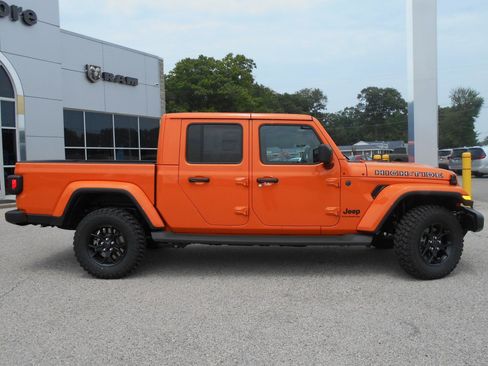 New 2025 Jeep Gladiator Sport image 33