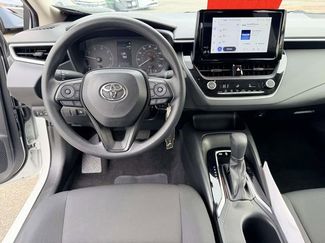 Used 2025 Toyota Corolla LE video 2