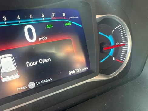 Used 2021 Honda Pilot Touring image 3