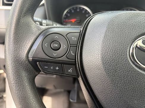 Used 2021 Toyota RAV4 XLE w/ Convenience Package AWD/4WD image 17