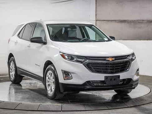 Used 2019 Chevrolet Equinox LS image 3
