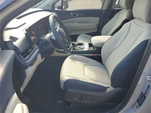 New 2026 Kia Carnival EX image 22