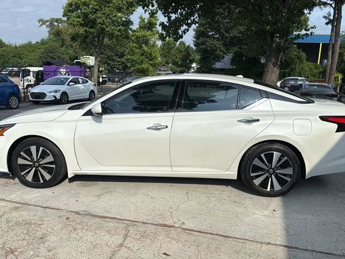 Used 2019 Nissan Altima 2.5 SV FWD image 8