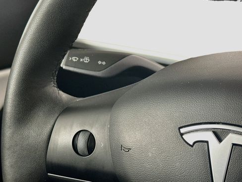Used 2021 Tesla Model Y Long Range AWD/4WD image 16