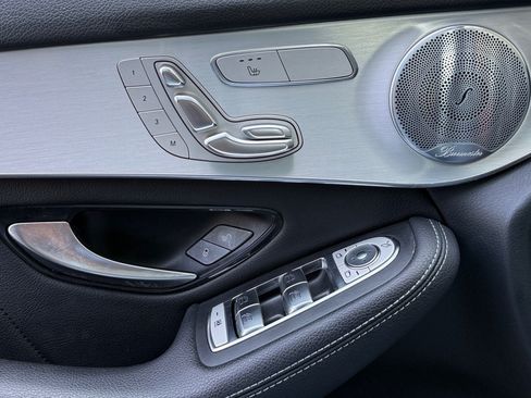 Used 2019 Mercedes-Benz GLC 300 4MATIC image 24