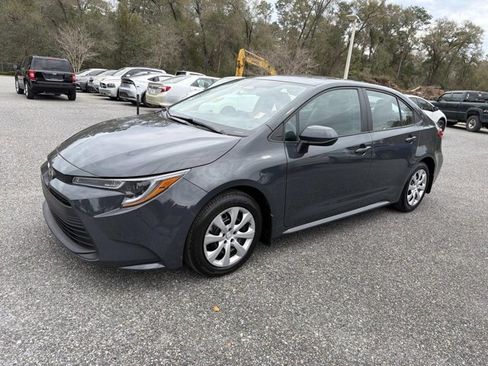 Used 2025 Toyota Corolla LE image 5