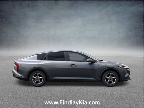 New 2026 Kia K4 FWD image 9