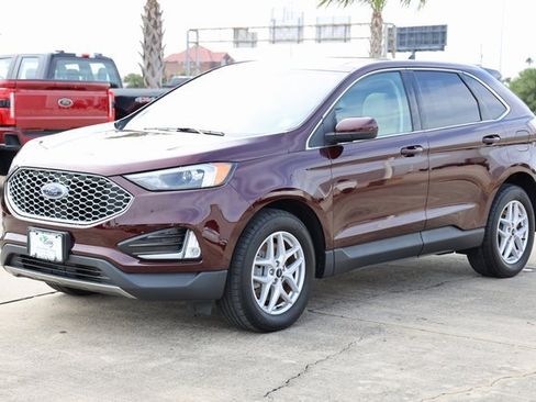 Used 2023 Ford Edge SEL w/ Convenience Package image 3
