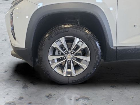 Used 2025 Chevrolet Equinox LT image 14